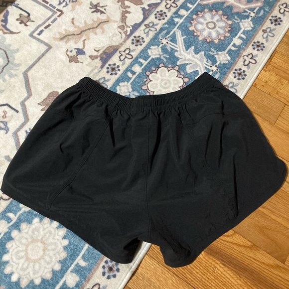 Athleta Speedwork Mid Rise 2 1/2” Run Short - Picture 6 of 6